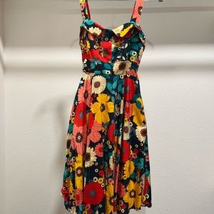 Floral Ixia Pin-Up top with flowy skirt with pockets